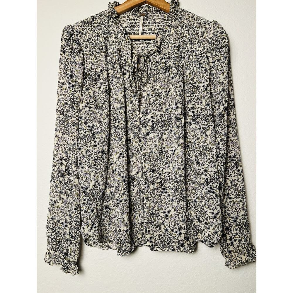 Free People Ditsy Floral Smocked Blouse Sz S Ruffle Tie Neck Boho Office Chic - Picture 4 of 12